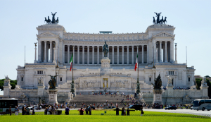 Altar_della_Patria_September_2015-1